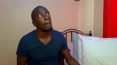 Snapshot of zlatann2012 chatting on 02/17/25, 07:47 Zlatann2012 online show from 02/17/25, 07:47