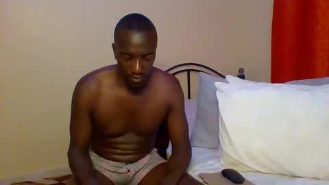 Snapshot of zlatann2012 chatting on 02/17/25, 04:26 Zlatann2012 online show from 02/17/25, 04:26