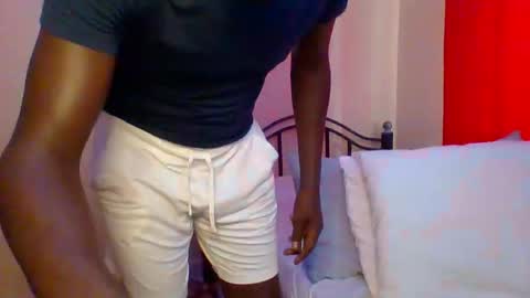 Snapshot of zlatann2012 chatting on 02/18/25, 05:53 Zlatann2012 online show from 02/18/25, 05:53