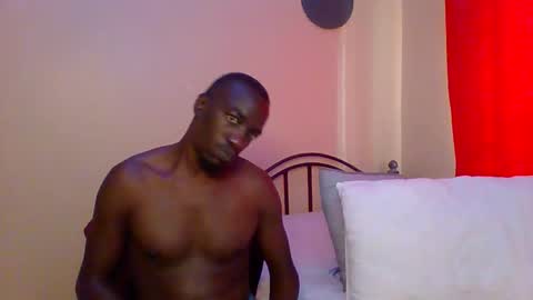 Snapshot of zlatann2012 chatting on 02/19/25, 12:11 Zlatann2012 online show from 02/19/25, 12:11