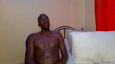 Snapshot of zlatann2012 chatting on 02/19/25, 03:16 Zlatann2012 online show from 02/19/25, 03:16