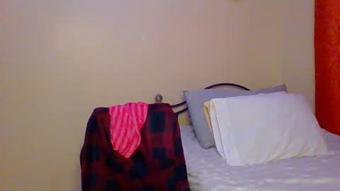 Snapshot of zlatann2012 chatting on 03/05/25, 07:49 Zlatann2012 online show from 03/05/25, 07:49