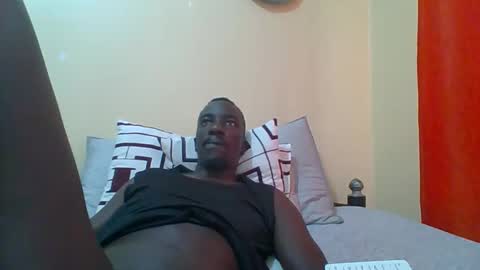 Snapshot of zlatann2012 chatting on 12/18/25, 09:48 Zlatann2012 online show from 12/18/25, 09:48