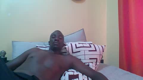 Snapshot of zlatann2012 chatting on 12/21/25, 10:11 Zlatann2012 online show from 12/21/25, 10:11