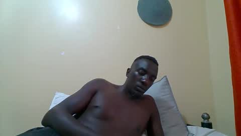 Snapshot of zlatann2012 chatting on 01/12/26, 02:55 Zlatann2012 online show from 01/12/26, 02:55