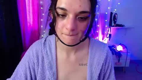 Snapshot of zoe_0111 chatting on 01/17/25, 07:38 zoe_0111 online show from 01/17/25, 07:38