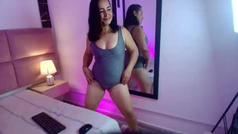 zoe_aitanaa online show from 11/14/25, 03:00