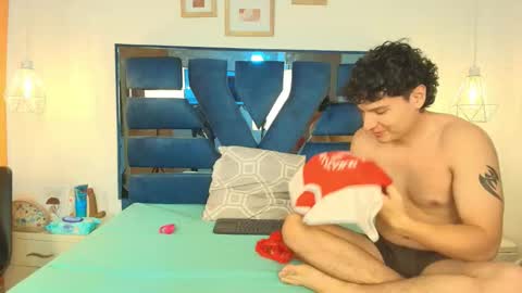 Snapshot of zoe_and_dylan_ chatting on 11/27/25, 12:18 Zoe and dylan online show from 11/27/25, 12:18