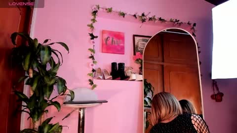 Zoe Baker online show from 04/23/26, 05:15