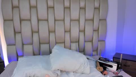 Your new obsession online show from 04/27/26, 12:14