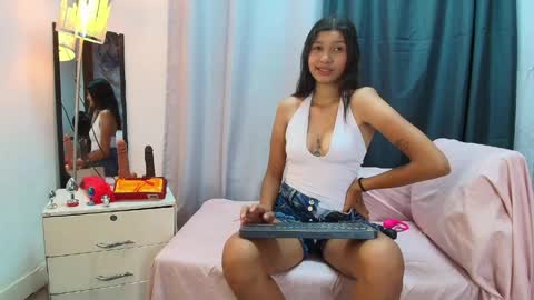 Snapshot of zoe_blake1 chatting on 05/15/26, 04:08 Zoe Blake online show from 05/15/26, 04:08