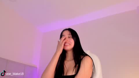 Snapshot of zoe_blake18 chatting on 12/03/24, 04:39 Zoe online show from 12/03/24, 04:39