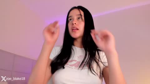 Snapshot of zoe_blake18 chatting on 12/04/24, 02:48 Zoe online show from 12/04/24, 02:48