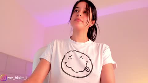 Snapshot of zoe_blake18 chatting on 12/14/24, 06:56 Zoe online show from 12/14/24, 06:56