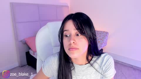 Snapshot of zoe_blake18 chatting on 12/30/24, 07:42 Zoe online show from 12/30/24, 07:42