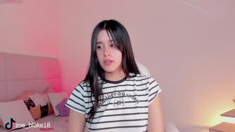 Snapshot of zoe_blake18 chatting on 01/10/25, 07:43 Zoe online show from 01/10/25, 07:43