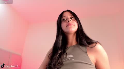 Snapshot of zoe_blake18 chatting on 01/24/25, 01:45 Zoe online show from 01/24/25, 01:45