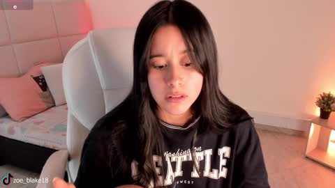 Snapshot of zoe_blake18 chatting on 01/31/25, 03:20 Zoe online show from 01/31/25, 03:20