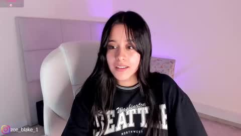 Snapshot of zoe_blake18 chatting on 02/26/25, 10:20 Zoe online show from 02/26/25, 10:20