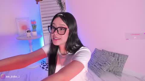 Snapshot of zoe_blake18 chatting on 10/22/25, 02:34 Zoe online show from 10/22/25, 02:34