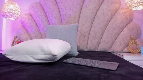zoe_blosson online show from 05/17/26, 01:58