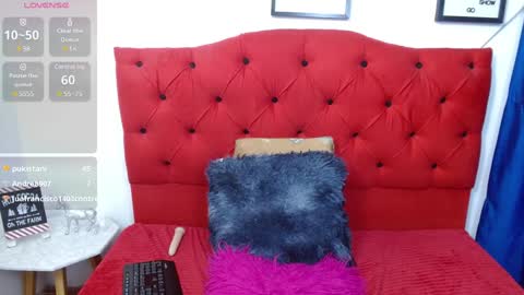 Snapshot of zoe_cutex chatting on 12/14/24, 01:50 Zoe online show from 12/14/24, 01:50