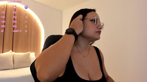 Zoe  online show from 10/22/25, 12:38