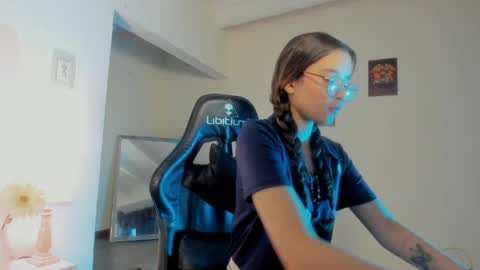 zoe_dear online show from 04/16/26, 09:39