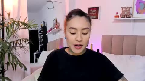 Zoe Gruber online show from 11/20/25, 09:47