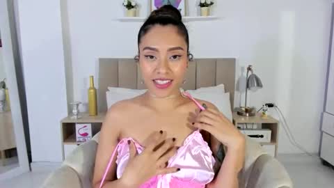 Zoe Gruber online show from 05/15/26, 11:45
