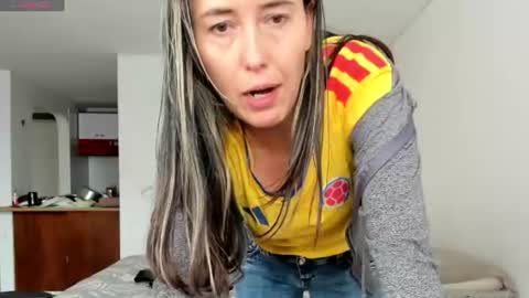 Snapshot of zoe_jeane_beker chatting on 07/08/26, 08:13 ZOE online show from 07/08/26, 08:13