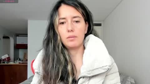 Snapshot of zoe_jeane_beker chatting on 07/20/26, 07:49 ZOE online show from 07/20/26, 07:49
