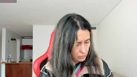 Snapshot of zoe_jeane_beker chatting on 07/27/26, 07:32 ZOE online show from 07/27/26, 07:32