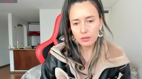Snapshot of zoe_jeane_beker chatting on 07/28/26, 06:42 ZOE online show from 07/28/26, 06:42
