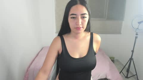 zoe_jones7 online show from 01/25/25, 02:47