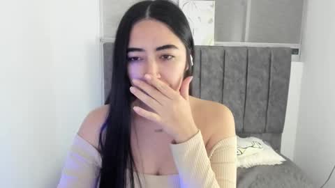 zoe_jones7 online show from 10/05/25, 03:27