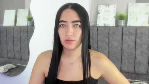 zoe_jones7 online show from 01/18/26, 02:37