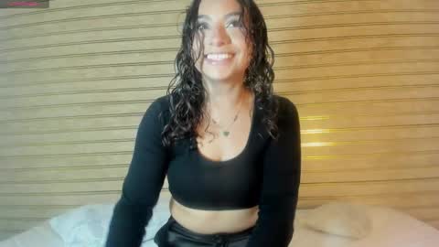 Snapshot of zoe_kiss1 chatting on 04/08/26, 01:55 Zoe online show from 04/08/26, 01:55