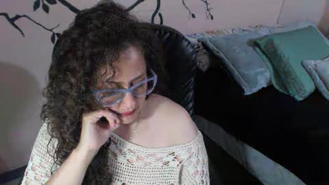 Zoe Koller online show from 10/19/25, 12:11