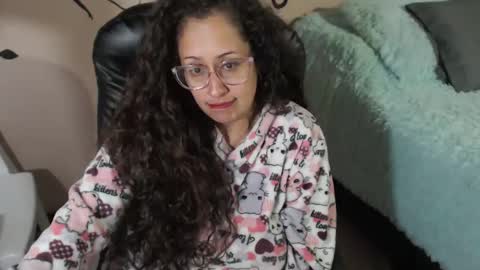 Zoe Koller online show from 11/16/25, 11:32