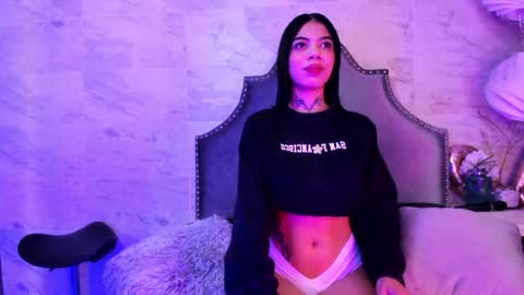 Snapshot of zoe_kravitx chatting on 01/11/25, 03:55 CAMILA online show from 01/11/25, 03:55