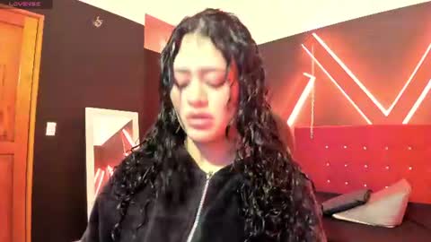 Snapshot of zoe_lara_34 chatting on 07/08/26, 01:54 zoe online show from 07/08/26, 01:54