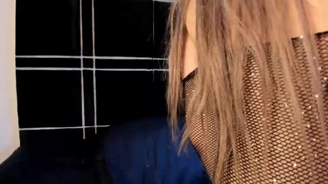 Snapshot of zoe_ll chatting on 05/14/26, 06:04 SWEET ZOE online show from 05/14/26, 06:04