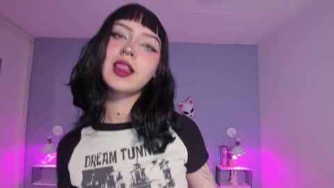 Snapshot of zoe_lynch_ chatting on 09/28/25, 02:33 Zoe Lynch online show from 09/28/25, 02:33