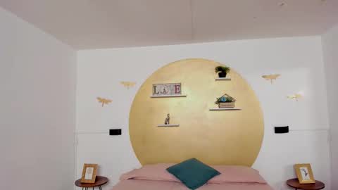 Snapshot of zoe_lynch_ chatting on 10/14/25, 11:44 Zoe Lynch online show from 10/14/25, 11:44