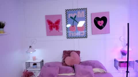 Zoe Lynch online show from 01/07/26, 11:45