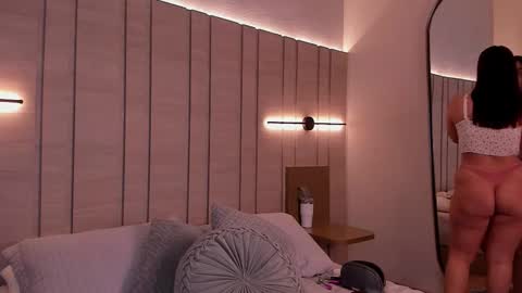 zoe_mhendez online show from 01/13/26, 11:48