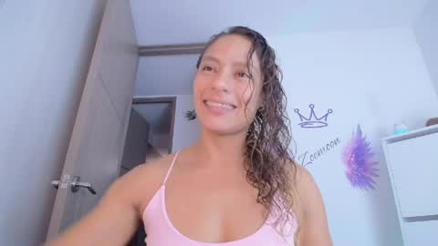 Snapshot of zoe_moon85 chatting on 05/05/26, 10:40 zoe online show from 05/05/26, 10:40
