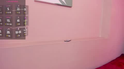 zoe_moreau online show from 12/01/25, 07:41