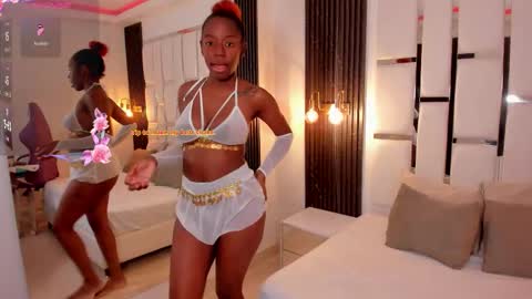 Zoe Novakk  online show from 11/07/25, 02:50